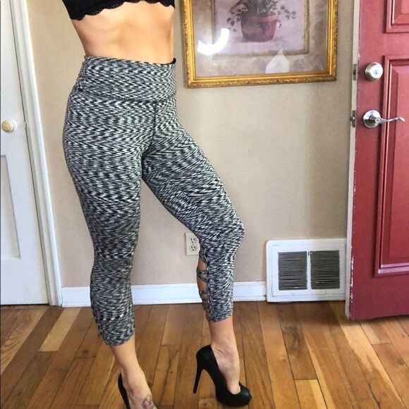 Vogo fitness athletic pants capris criss cross - Picture 1 of 6